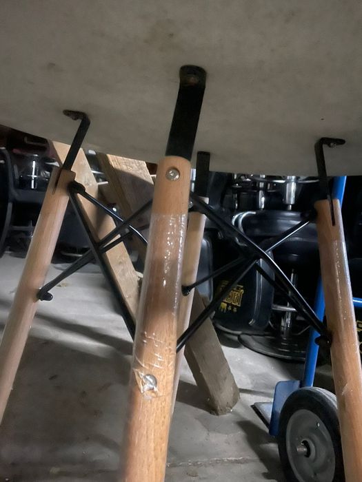 Masa alb două bucățI