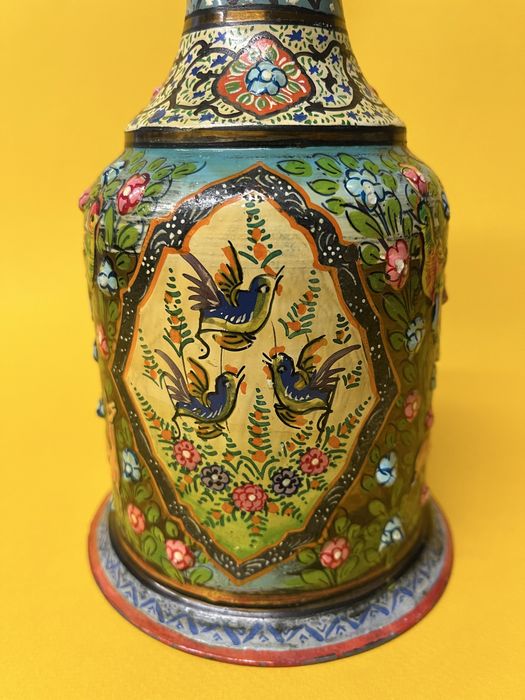 Стара,китайска ваза с цветен,емайлиран месинг