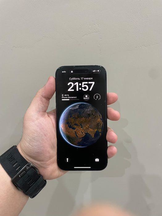 iPhone 15 в хорошем состоянии