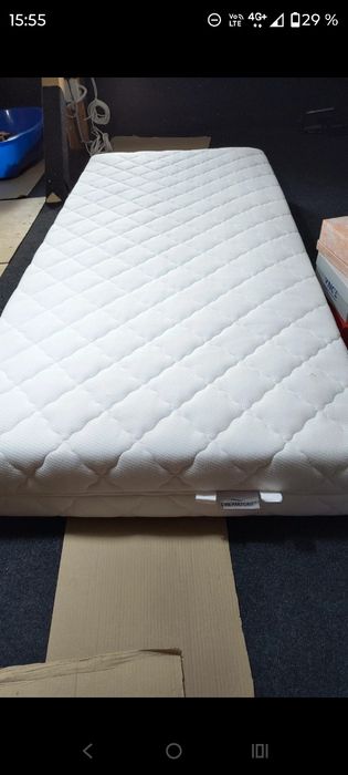 Saltea 90/200 folosită un an jumate. Ridicare personala in Suceava.