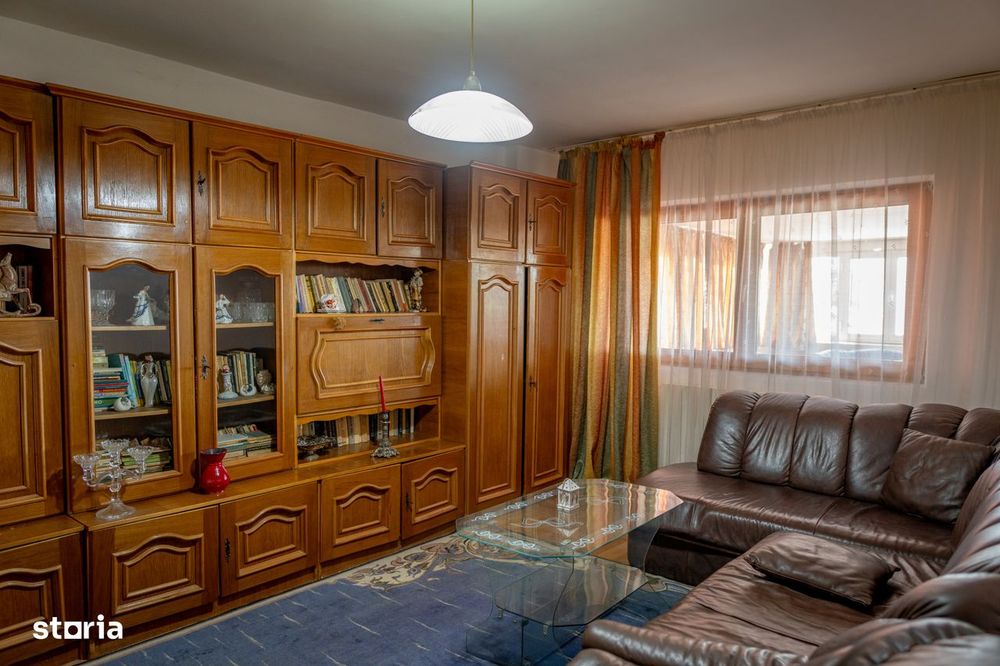 Tanar, vrei ceva special? Onesti, etaj 1, terasa cat o garsoniera.