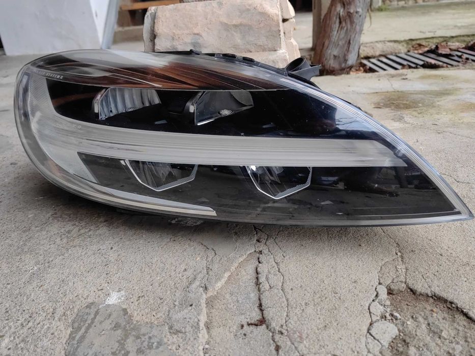 Фар Volvo V40 LED десен / Фар Волво В40 Оригинален