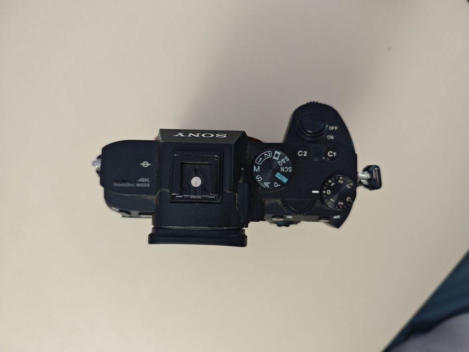 Sony A7III + Оригинален грип + 2 батерии Sony