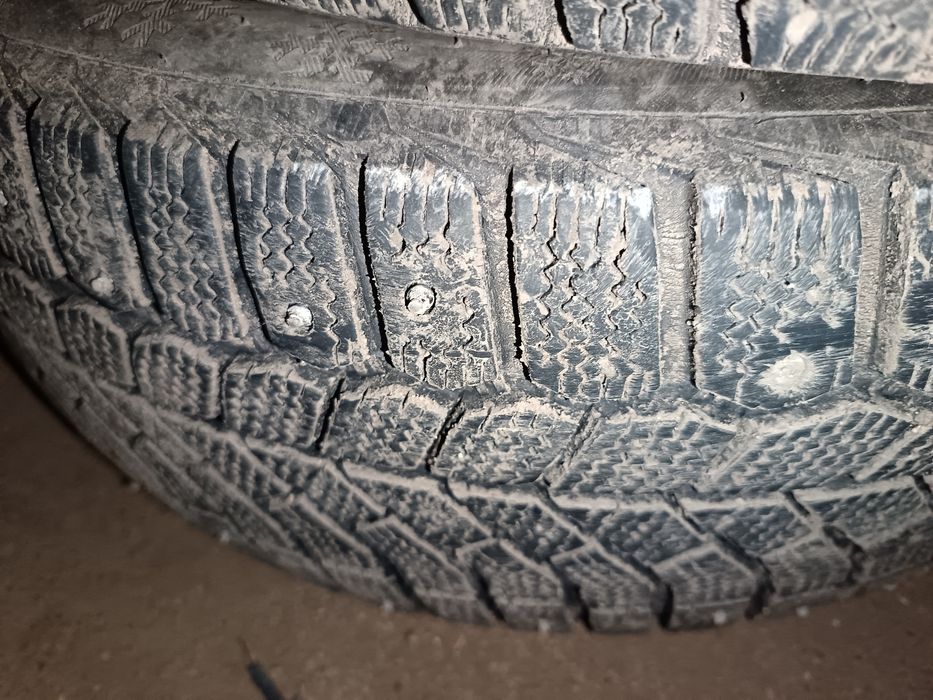 Зимние покрышки шипованные