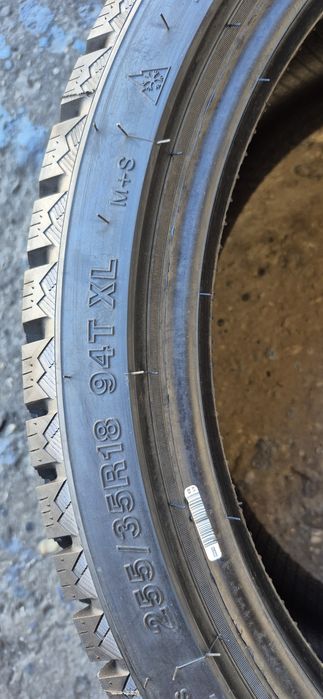 4 anvelope iarna noi Grenlander 255/35/18,dot 2026.Pretul este pe bucata.