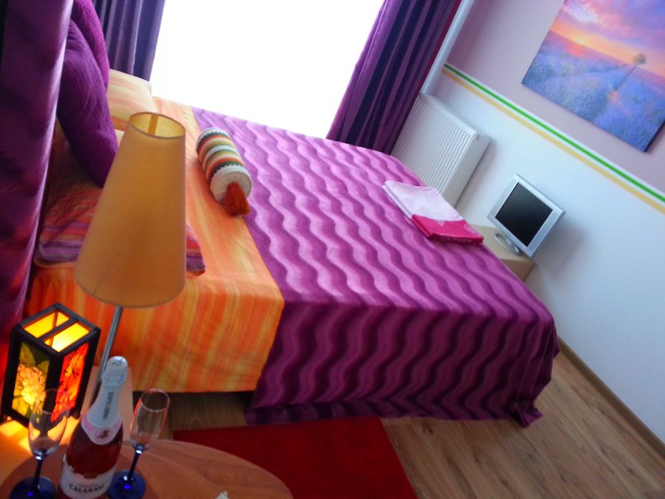 Apartament cu 2 odai (52 m2)+ 2 balcoane+ Teren/gradina privat(35 m2) in Bloc nou Avangarden3,BRASOV de la Proprietar.Dotat cu de toate(+ masina Vase)