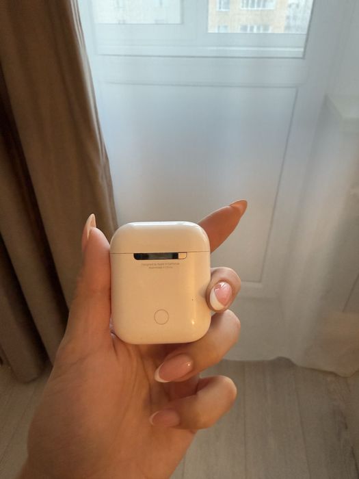 Продам Airpods 1