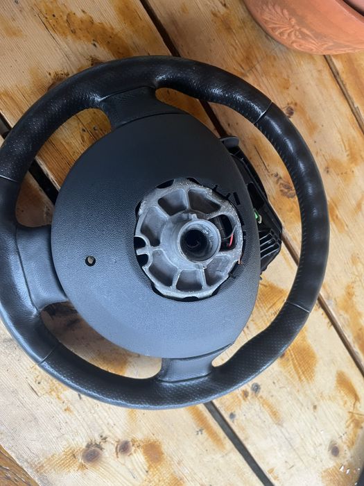 Volan renault megane 2 in stare foarte buna !