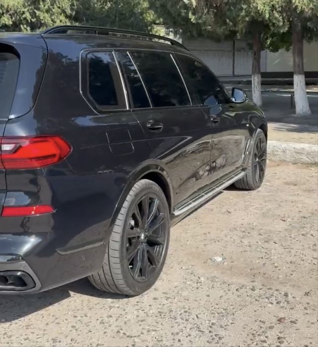 BMW X7 Xdrive 50i 2019 год