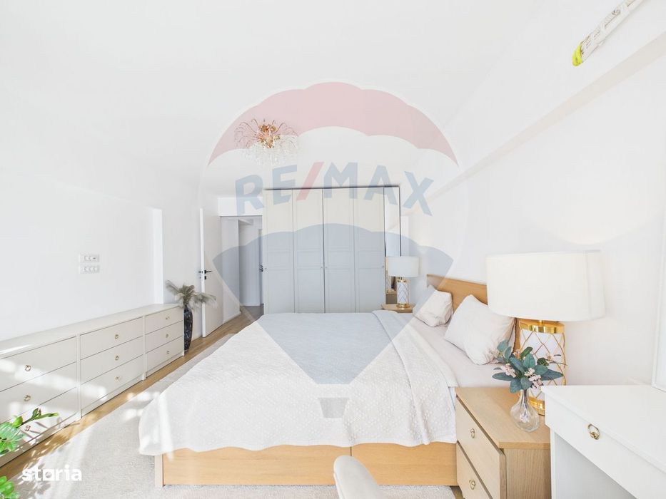 Apartament cu 3 camere de vanzare, Zona Unirii