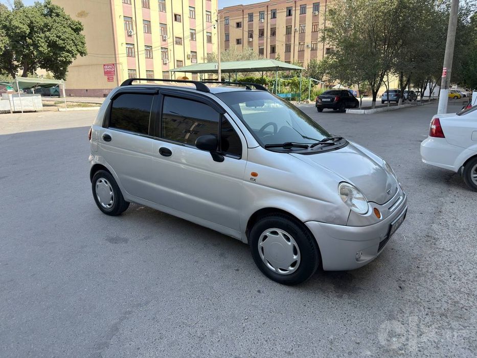 Matiz mashina sotiladi