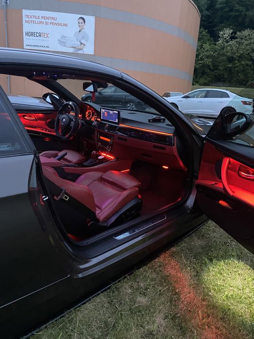 Montez lumini ambientale