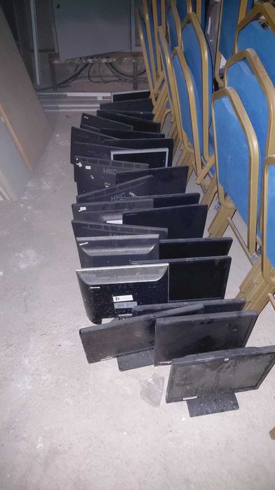 Мониторы в комплекте б/у