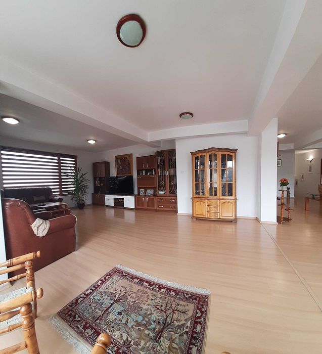 Продава се Многостаен апартамент в Търговище, Център - 300 кв.м за 667 €/кв.м - Снимка #12