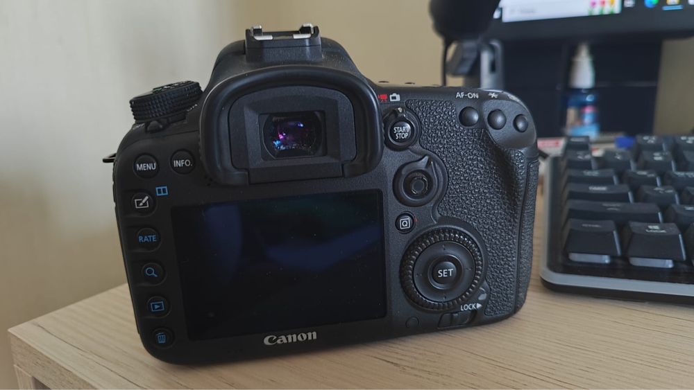 Фотоаппарат в отливном качестве