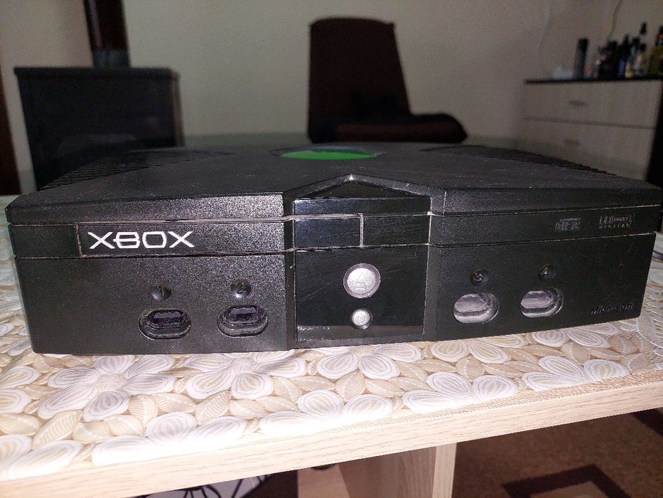 Xbox classic,Два контролера,6-видео игри