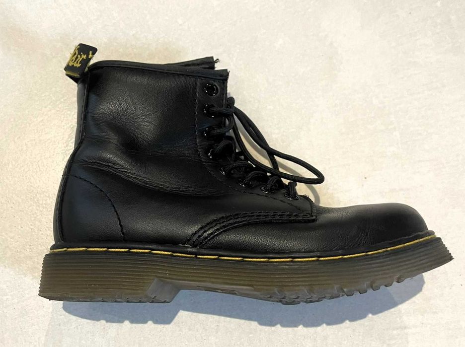 Bocanci Dr. Martens - marimea 28 EU