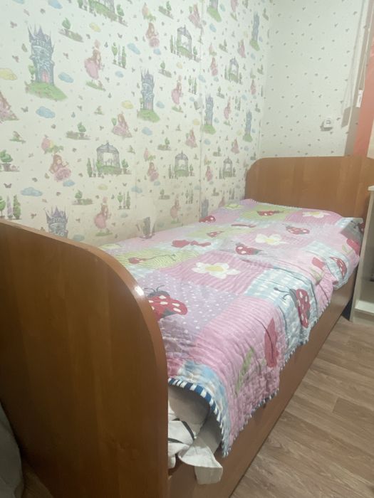 Продам кровать с матрасом 200/100