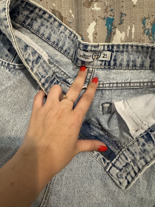 Продам джинсы 25,26,27 размера