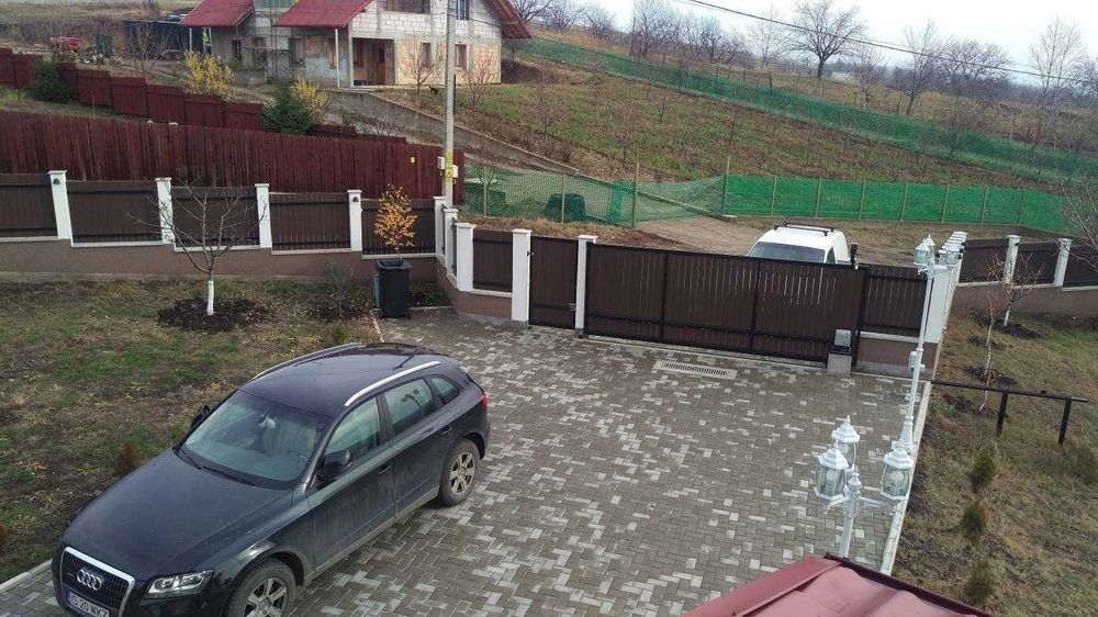 Garduri din sipca metalica si porti de diferite modele si dimensiuni