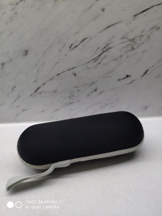 Малък джобен чадър