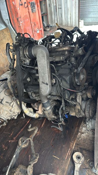 матор на хайлукс 2,5 дизел