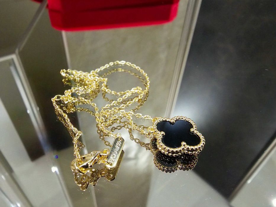 Van Cleef & Arpels VCA Gold Black Alhambra 1 Motif Clover Дамско Колие