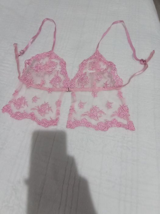 Lenjerie roz set cu dantela