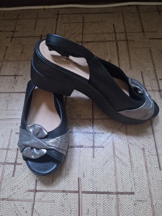 Босоножки новые Taccardi