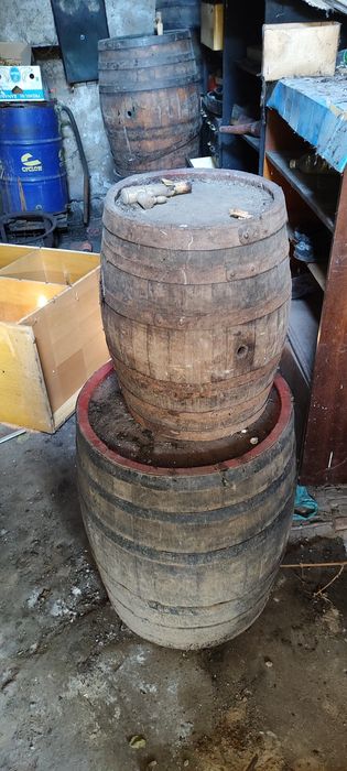 Продавам стари бурета