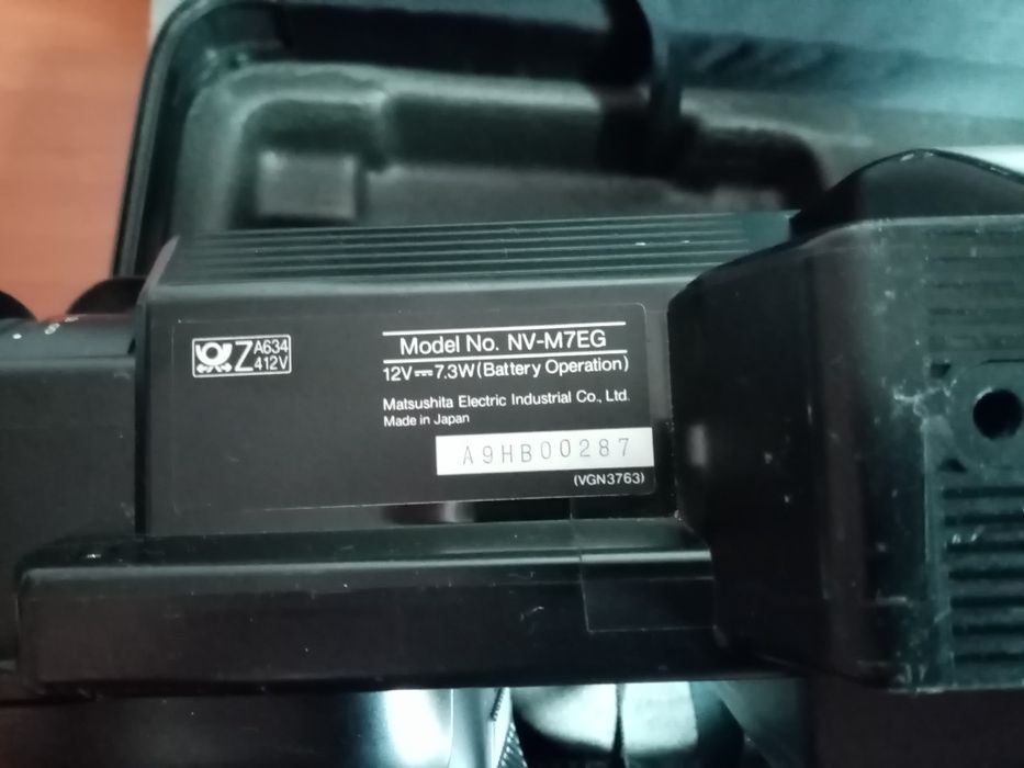 PANASONIC NV-M7EG VHS проф.камера пълен комплект с оригинален куфар