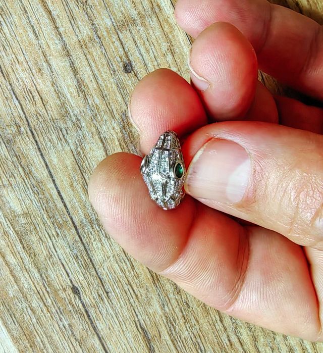 Обеци със змийски глави - Serpenti Earrings на Bvlgari инкрустирани с циркониеви камъни