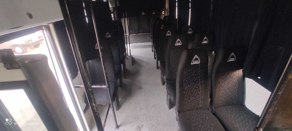 Автобус ISUZU NP 21 сотилади