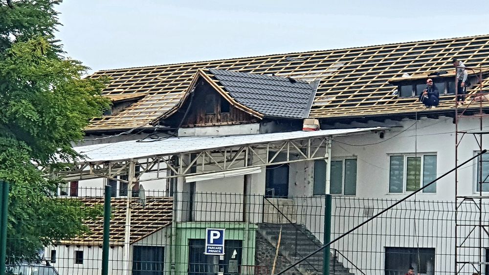 Executam acoperisuri la cerere