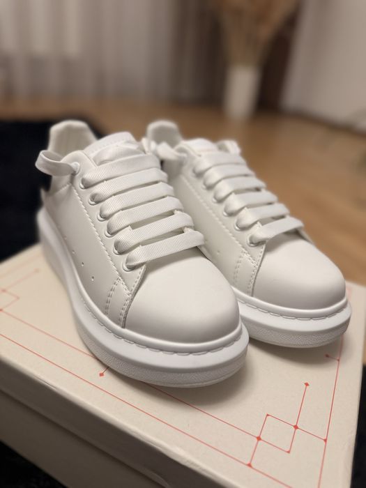 Adidasi Alexander Mcqueen noi