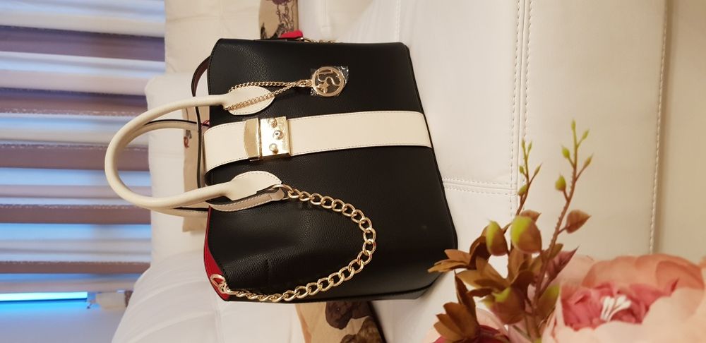 Pia Sassi Кожена чанта естествена кожа