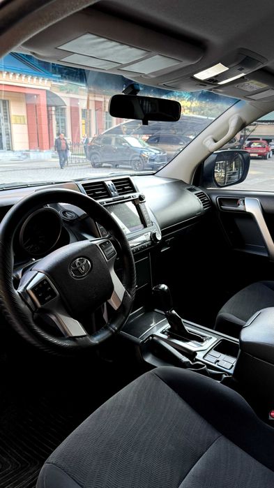 Toyota Prado 150 белый, обслужен, без вложений.