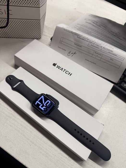 Смарт часы Apple Watch se gps 44mm Новые