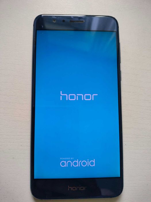 продавам  Honor 8  FRD-L09