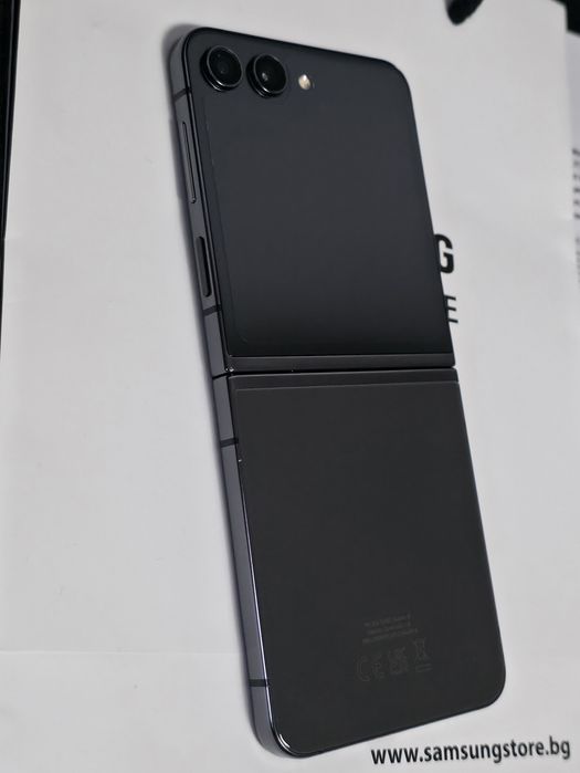 КАТО НОВ 256GB Samsung Z Flip 5 Гаранция Experience Store '25 Graphite