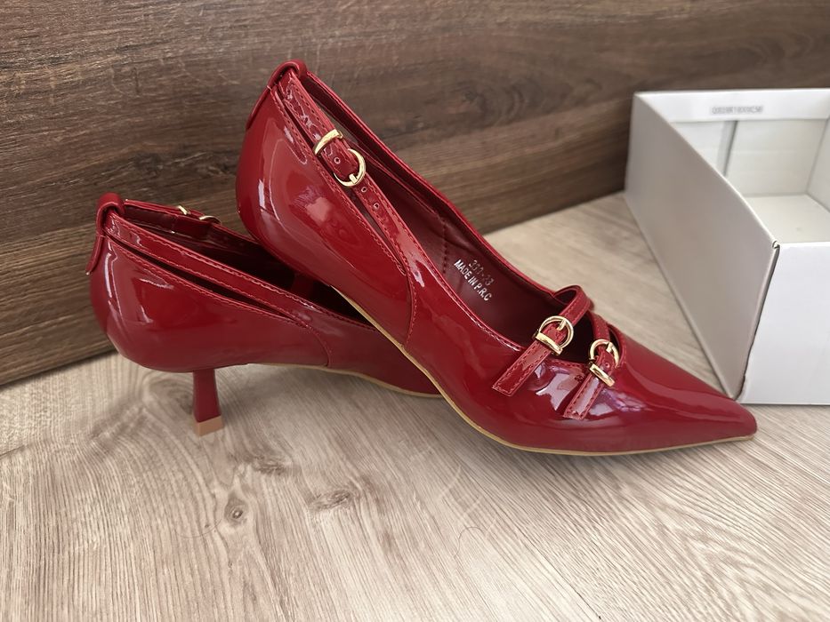 Обувки на ток - нисък