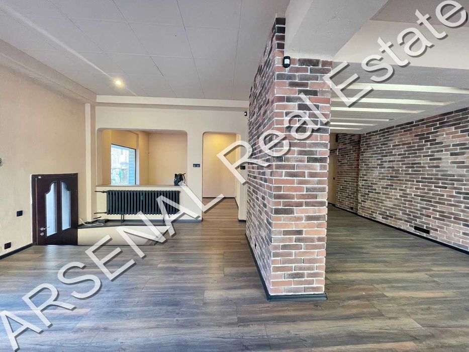 Магазин под наем, Център