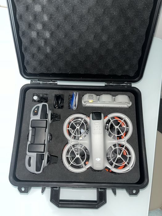 Drona DJI Neo Fly More Combo
