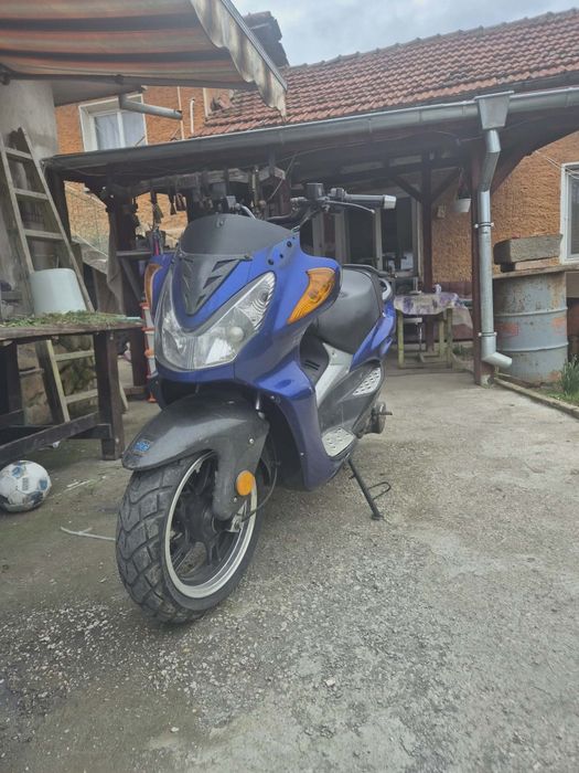 Продавам скутер 125