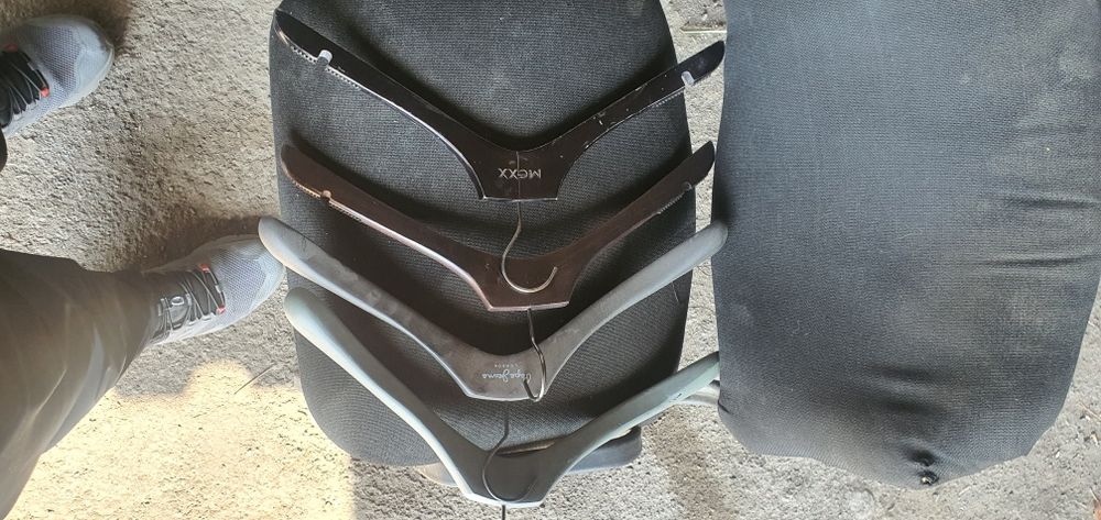 100₸ Продам вешалки деревянные б/у