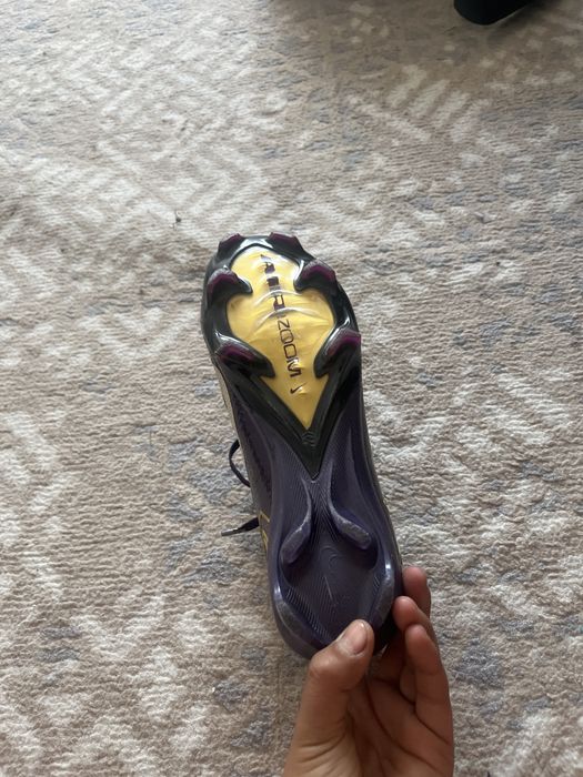 Спортивная обувь бутсы