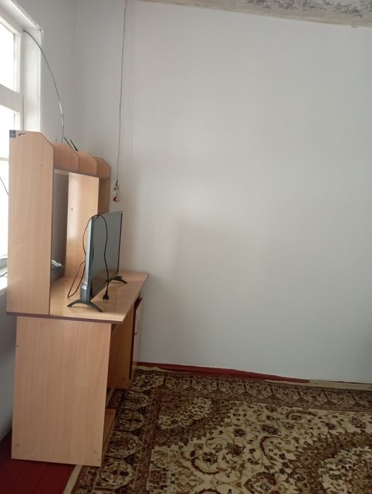Mirobod tumani. Avenu orqa tomoni. Hovli