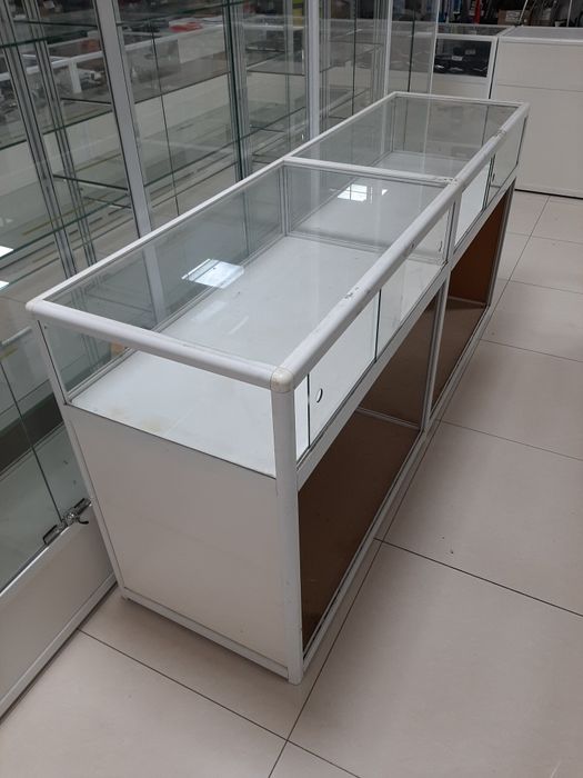 Прилавок стеклянный