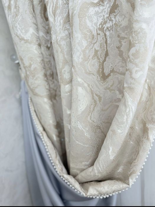 Продам шторы с тюлями