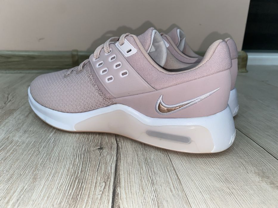 Маратонки Nike Bella TR 4